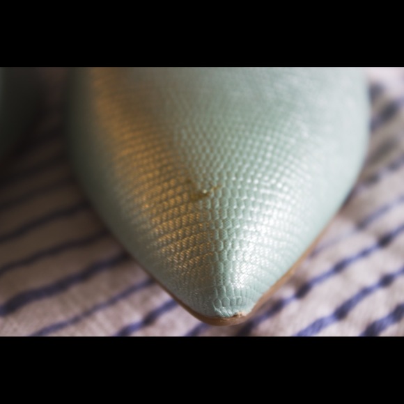 Teal Cosmopolitan Heels - Picture 5 of 8